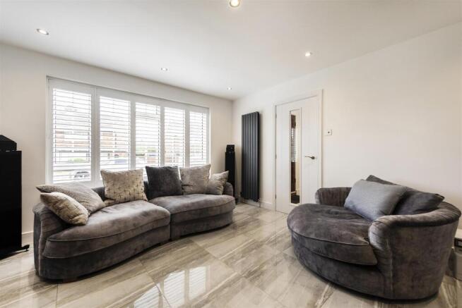 9 Purcell Avenue, TN10 4DP 005.jpg