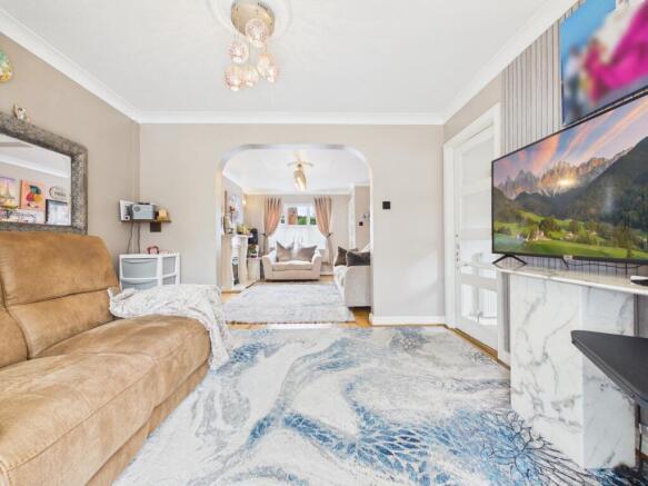 4 bed Detached for sale Image 10