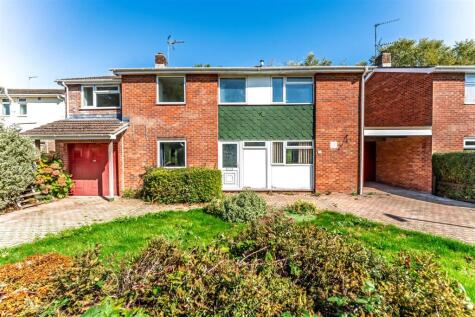 Extended four bedroom detached home, ideally situated with Yatton village