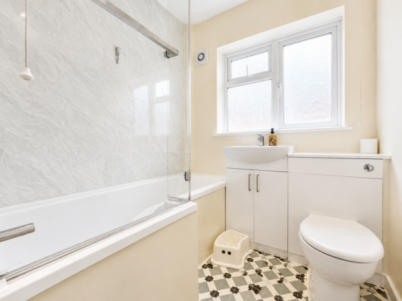 2 bed Semi-Detached Bungalow for sale Image 8
