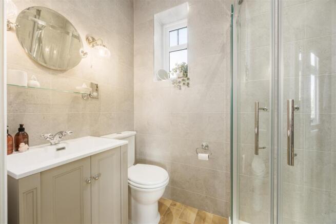 4 bed Semi-Detached for sale Image 11