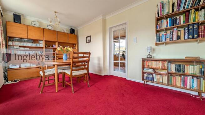 4 bed House for sale Image 11