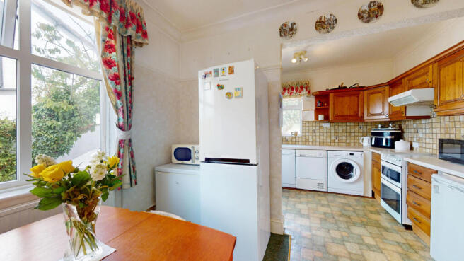 4 bed Semi-Detached for sale Image 12