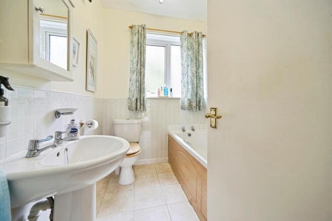 2 bed Detached Bungalow for sale Image 8