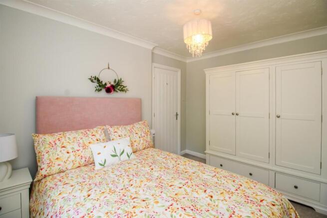 3 bed Detached for sale Image 8