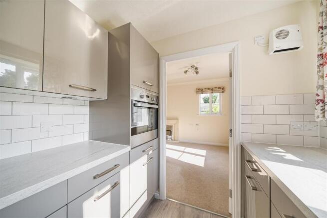 1 bed Retirement Property for sale Image 6