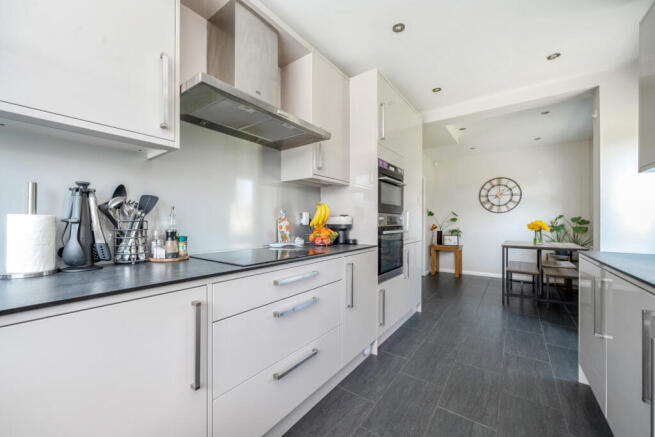 1436602-9-69d64c5...