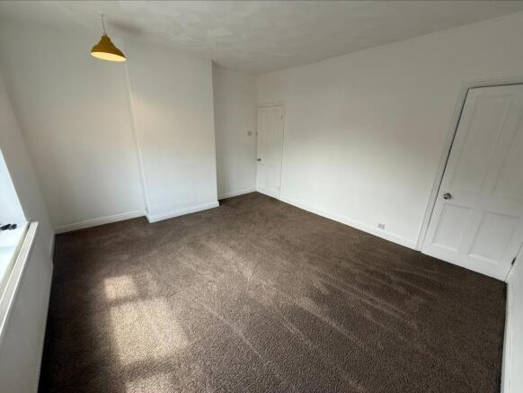 2 bed Terraced to rent Image 9