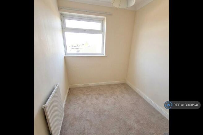 3 bed Terraced to rent Image 6