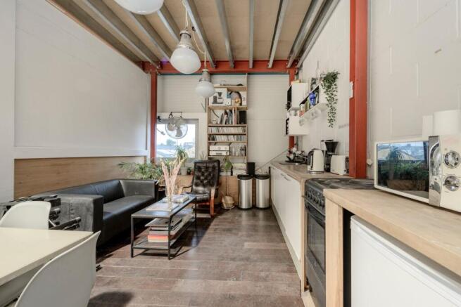 40 cromwell ind est-4518.jpg