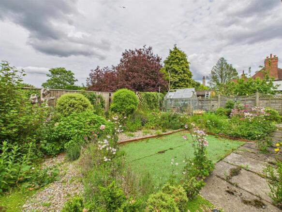 2 bed Semi-Detached Bungalow for sale Image 8