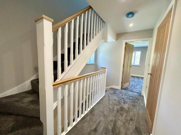 4 bed Semi-Detached for sale Image 10