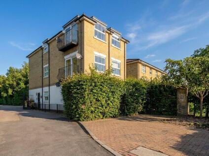 Portsmouth Road, Long Ditton, Surbiton, Surrey, KT6