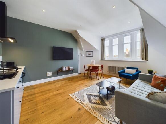 6 bed Block of Apartments for sale Image 7