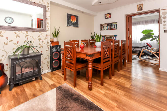 Pearmain Avenue, Wellingborough photo 4