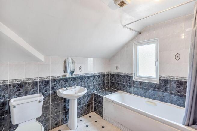 6 bed Semi-Detached for sale Image 6