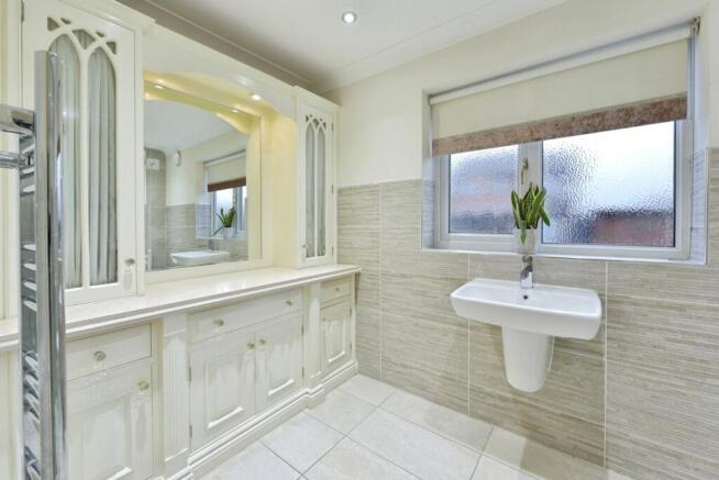 3 bed Bungalow for sale Image 8