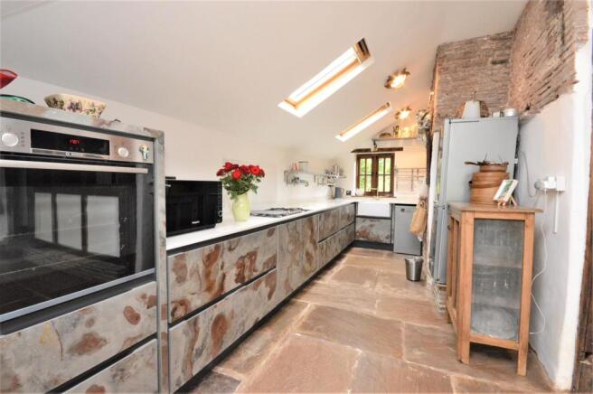 Kitchen Hackmoor.JPG
