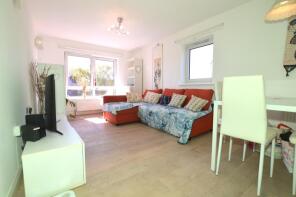 64, Renfrew Close, Beckton, London E6 5PG