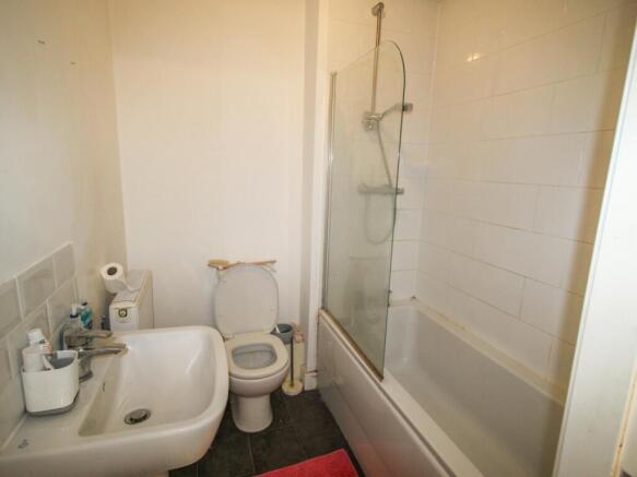 3 bed Town House for sale Image 11