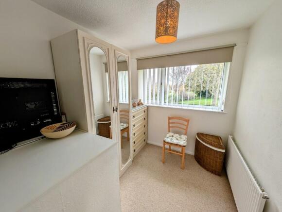 49 Mallard Close bed 3.jpg