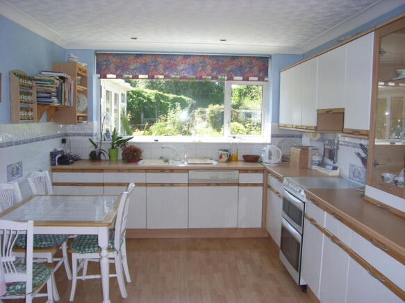Kitchen/B'fast Room
