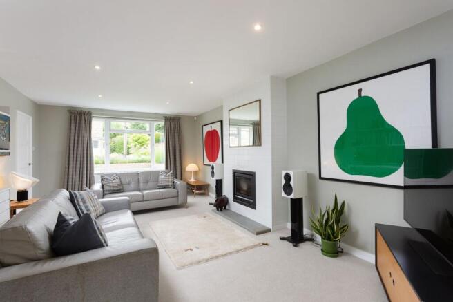 4 bed Detached for sale Image 11