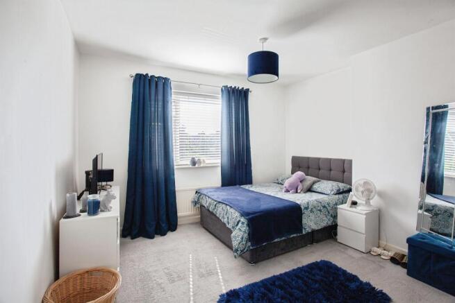 4 bed Semi-Detached for sale Image 9