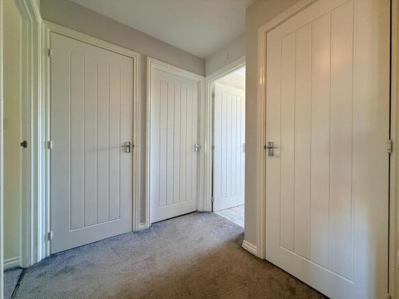 4 bed Detached to rent Image 12