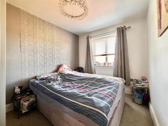 4 bed Detached for sale Image 7