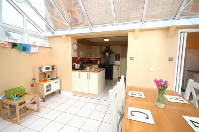 Conservatory to Kitchen