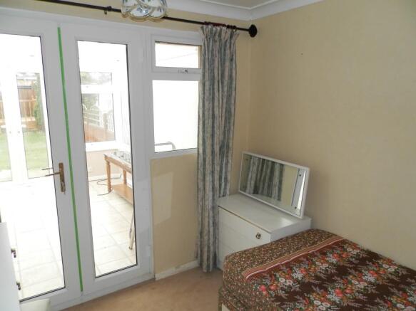 BEDROOM 2