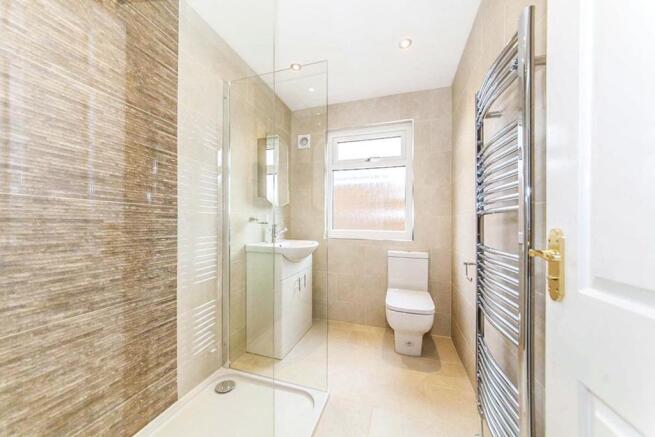 Family Bathroom / WC