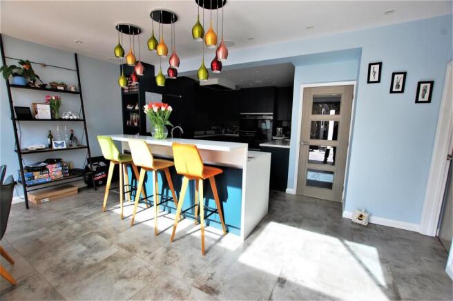 Island/breakfast Bar