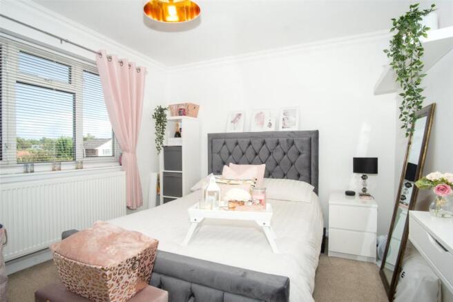 Bedroom 2 (2)