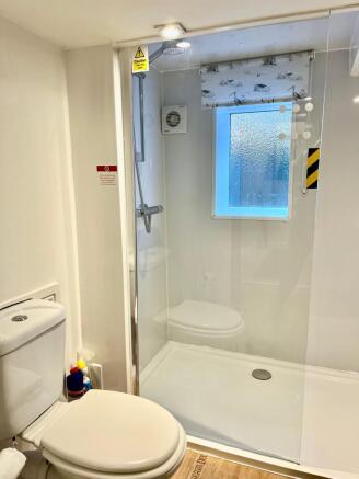 2 bed Apartment for sale Image 11
