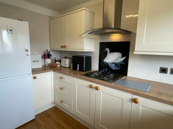 Kitchen2.jpg
