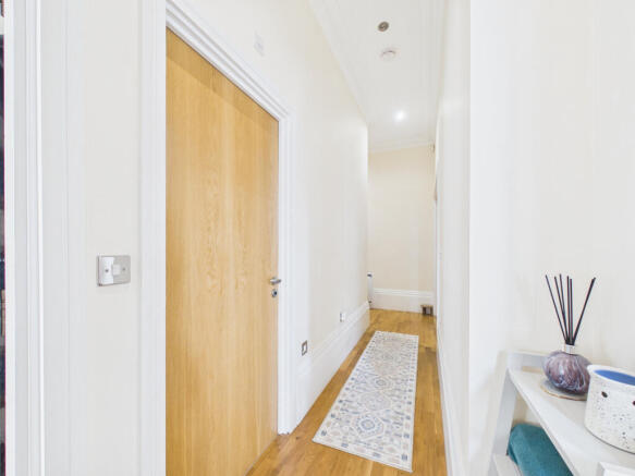 2 bed Apartment for sale Image 5