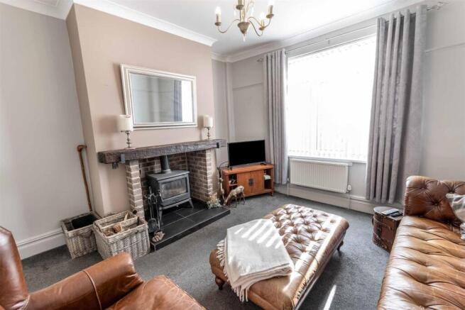 4 bed Detached for sale Image 10