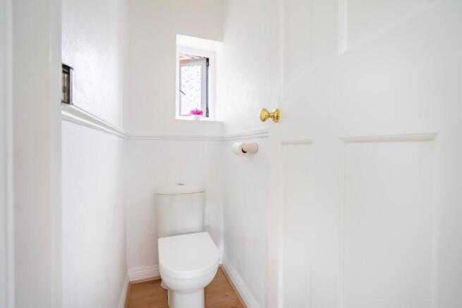 3 bed Semi-Detached for sale Image 10