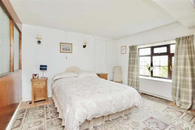 3 bed Detached for sale Image 7