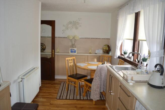 Dining/kitchen