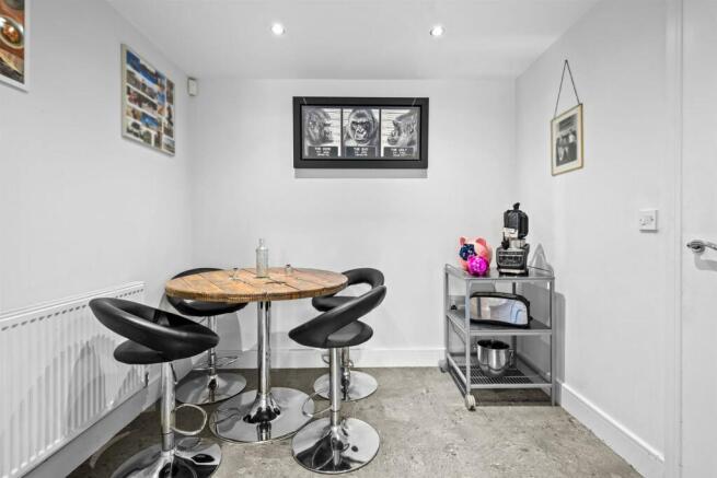 9-web-or-mls-9 CHEAL CLOSE FINISHED EDITS-9.JPG
