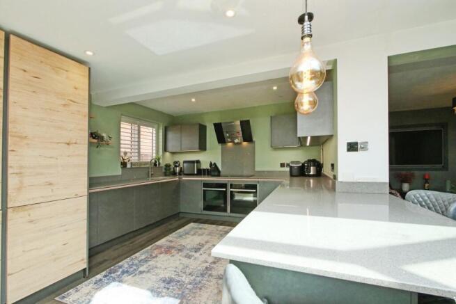 3 bed Semi-Detached Bungalow for sale Image 5