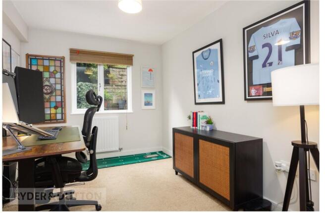 3 bed Town House for sale Image 11