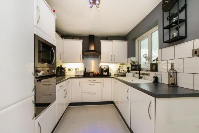 2 bed Semi-Detached for sale Image 6