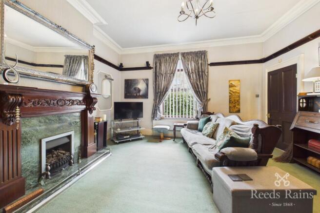 4 bed Detached for sale Image 5