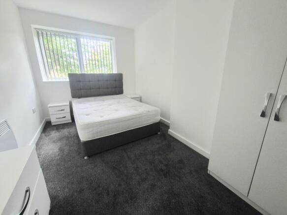 1 bed Apartment to rent Image 4