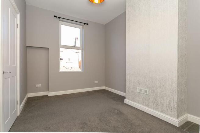 2 bed Terraced for sale Image 12