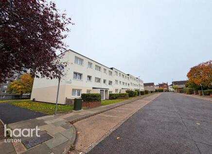 Essex Close, Luton